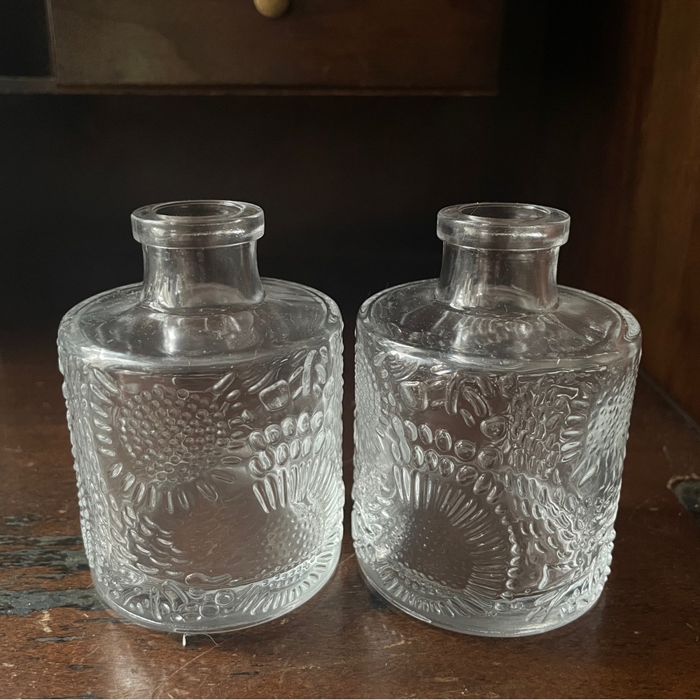 Embossed Glass Bud Vases Set - Picture 3 of 10